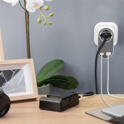 PRESA A MURO SPINA E PRESA SCHUKO CON 2 PRESE USB TIPO A FEMMINA DIGITUS