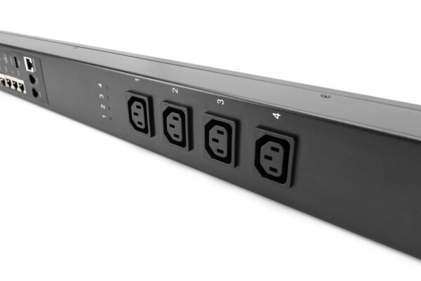 DIGITUS MULTIPRESA SMART IP CON DISPLAY LCD CON 16 PRESE C13, SPINA 16A CAVO MT 3 DIGITUS
