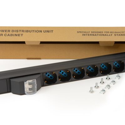 MULTIPRESA ALIMENTAZIONE PER RACK 19″ CON 6 PRESE UNIVERSALI TRIPOLARI/SCHUKO MAGNETOTERMICA