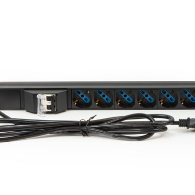 MULTIPRESA ALIMENTAZIONE PER RACK 19″ CON 6 PRESE UNIVERSALI TRIPOLARI/SCHUKO MAGNETOTERMICA CAVO MT 3