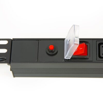 MULTIPRESA 9 PRESE FEMMINA IEC C13 PER ARMADI RACK 19″.