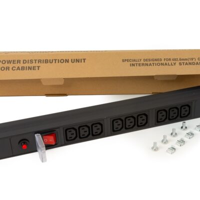 MULTIPRESA 9 PRESE FEMMINA IEC C13 PER ARMADI RACK 19″ CON SPINA ITALIANA 16A