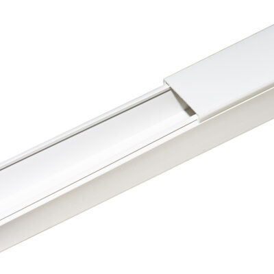 CONFEZIONE 8 CANALINE PASSACAVI ADESIVE IN PVC MT 1 DIMENSIONI 40×40 MM CON COPERCHIO SCORREVOLE BIANCO (8 MT IN TOTALE)