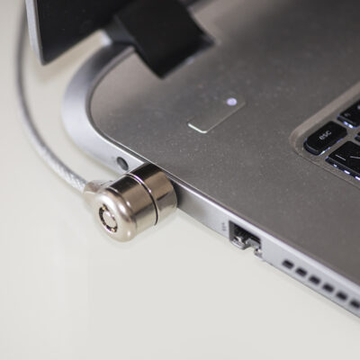 CAVO DI SICUREZZA PER NOTEBOOK CHIUSURA A CHIAVE MT. 1,50